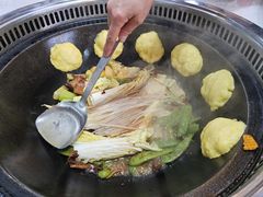 -哈尔滨烧烤·山河村铁锅炖(交大店)