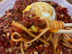 -歹歹的加个面过油肉拌面