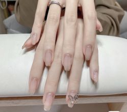 -桃子的美甲店