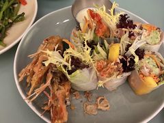 酥炸老虎虾香芒米纸卷配榴莲汁-CHINCHIN 青青·泰国料理(万象食家店)