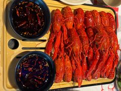 -肥肥虾庄·金牌油焖大虾(汉街SKP店)