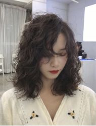 -变画·发型STUDIO