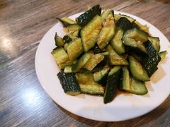 拍黄瓜-玫瑰红烤羊排(北新桥三条店)