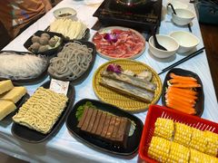 -鲜入围煮花胶鸡海鲜火锅