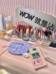 -WOW COLOUR
