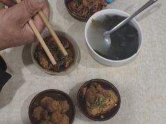 -董哥山城碗碗香(美专校街店)