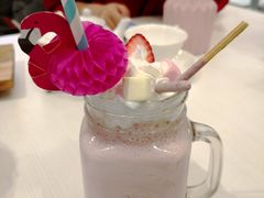 草莓奶昔-随心小姐