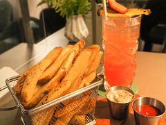 -Oasis Bar & Grill