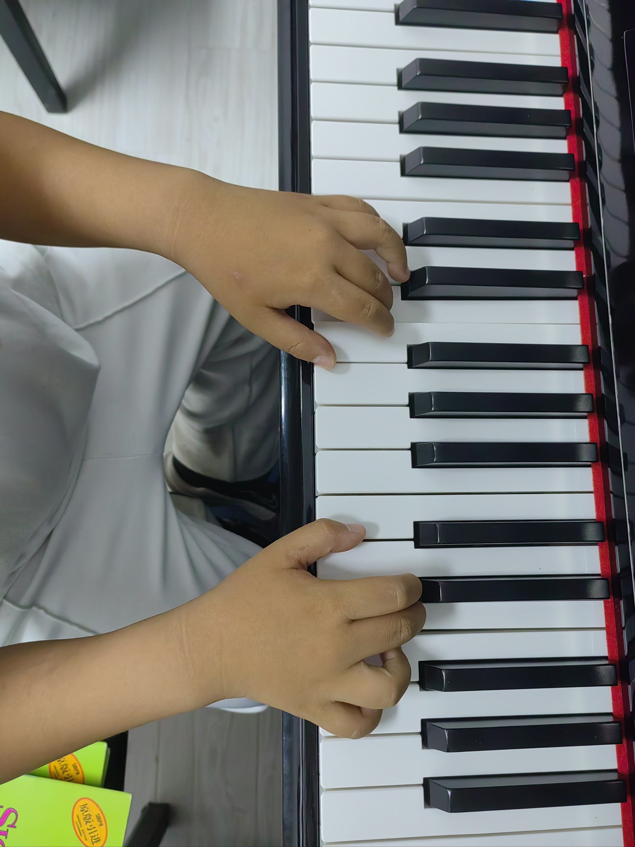 小朋友钢琴弹奏的,一条属于自己热爱的道路🌈