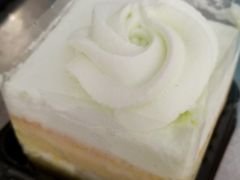 -红宝石·鲜奶小方·海派西点房(南丹店)
