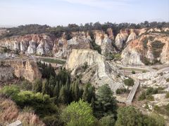 -彩色沙林风景区