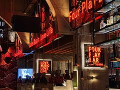 -FOUR PLAY BAR