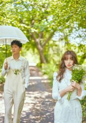 -易摄影婚纱摄影工作室