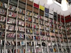 -钟书阁(松江泰晤士小镇店)