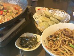 -富正毅三下锅·湘西韵味(天门山索道店)