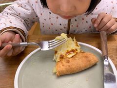 -Dragon Pizza•圆脸龙披萨·牛排餐厅