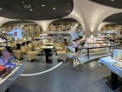 -钟书阁(珍园店)