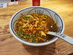 -陇上秦轩西安biangbiang面(朝龙汇店)