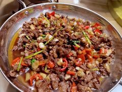 小炒黄牛肉-山楂树融合菜餐厅