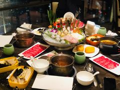 松茸昆布锅底-金陵饭店 56F 家·海鲜火锅餐厅