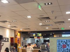 -麦当劳(上海虹桥站30B检票口楼上)