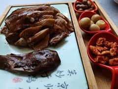 -有红鸡毛店·川菜(建设路店)