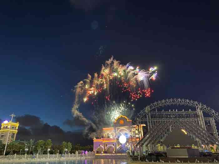 阿拉的海水上乐园(象山店)-"交通便利,项目繁多,游乐园很大.