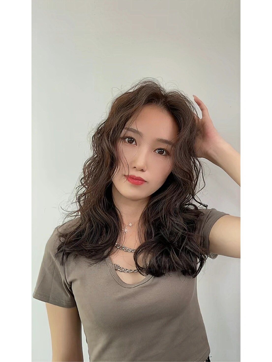 中长发烫这种法式卷很显气质很上镜