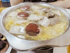 酸菜白肉-东北菜冰城一家人