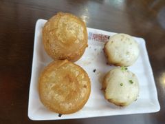 招牌鲜肉生煎-常盛香生煎·酸辣汤.无锡老字号玉兰饼(新生路店)