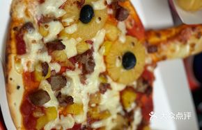 Spicy Seafood Pizza with Three-Eyed Shrimp