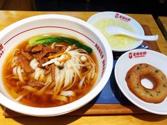-呷佬·长沙手工米粉(金沙江路店)