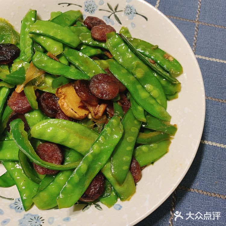 五分钟一道菜🍥| 香椿炒蛋+荷兰豆炒腊肠