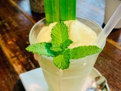 牛油果奶昔-MIKAKU(万达广场上海宝山店)