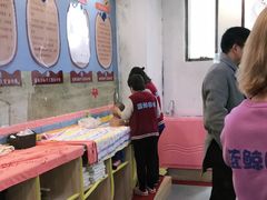 -蓝鲸国际少儿游泳训练中心(群力店)