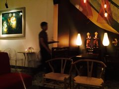 -Noir. Dining in the Dark