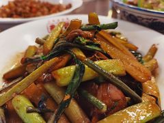红菜苔炒腊肉-天下客饭店(中山路店)