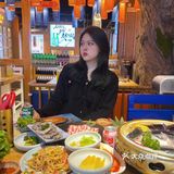 精选的日本小鳗鱼～一上来头还会动！服务员会帮忙烤
