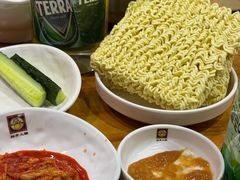 -喇喇排骨火锅·传统韩式脊骨汤(望京西园总店)