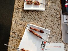 现穿羊肉串-丰茂烤串(六里桥店)