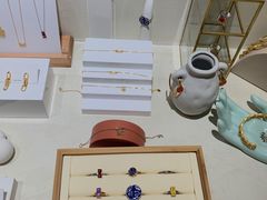 -LADY FAFA(巨鹿路陕西南路路口店)