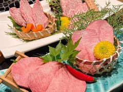 -山川小町·极番烧肉(新地假日广场店)