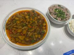 -犇逸·乐山跷脚牛肉·四川现炒(览海店)