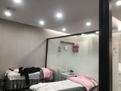 -苗方清颜专业祛痘·皮肤管理