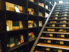 -钟书阁(松江泰晤士小镇店)