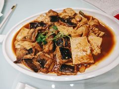 老板鱼炖豆腐-添福来墨鱼饺子 · 海鲜东北菜(大连星海·黄浦路店)