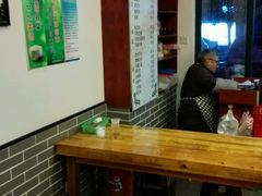大堂-青年路烩面馆(绿地世纪城店)