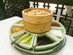 鸭皮蘸跳跳糖-羲和雅苑•北京烤鸭(陆家嘴中心店)