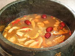 野生菌石锅土鸡-蘑界·野生菌火锅(深业上城店)