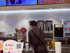 -CoCo都可(湖滨银泰店B区店)
